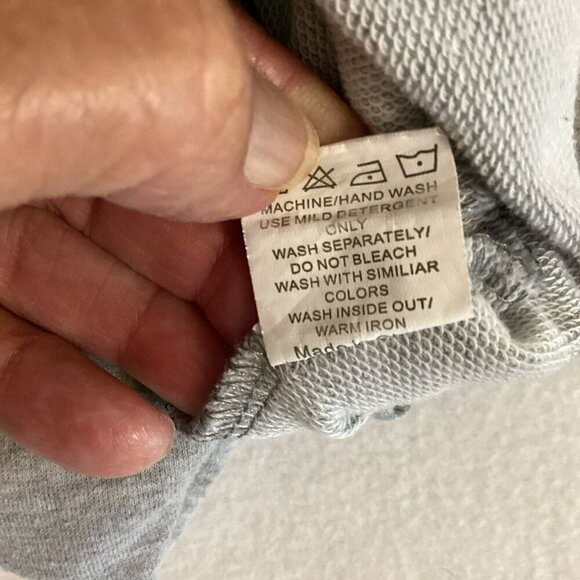 White Claws Sweatshirt "Santa Claws" Gray Crew Neck Long Sleeve Women's Sz Small - Picture 8 of 8